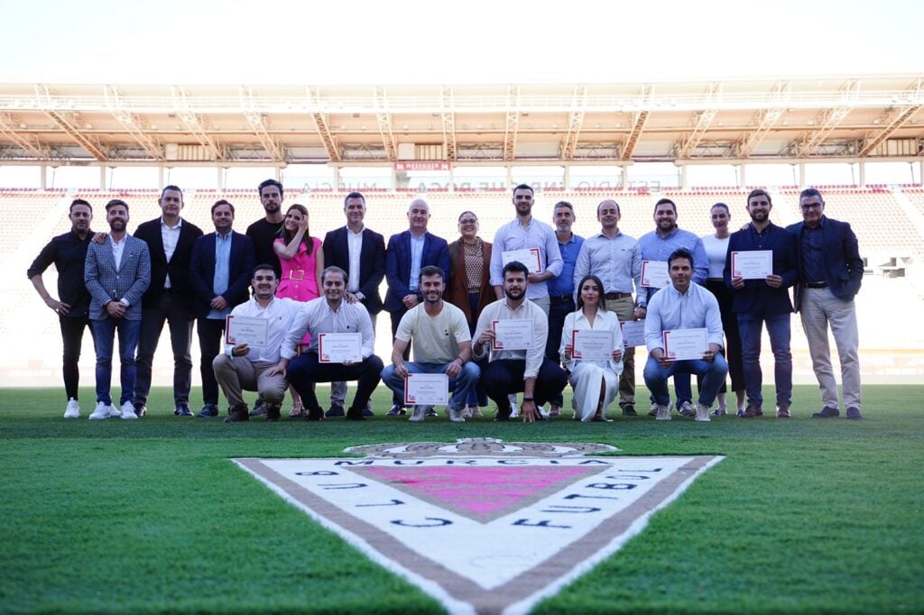 La Escuela de Negocios del Real Murcia celebra la clausura del curso 23/24