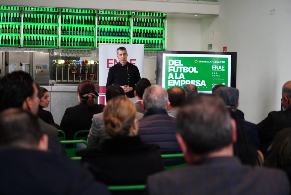 El Club Empresa del Real Murcia celebra con éxito el evento ‘Del Fútbol a la Empresa’