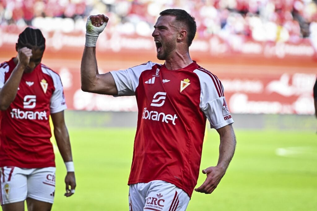 El Real Murcia CF vence al Villarreal B en un partido muy trabajado (1-0)