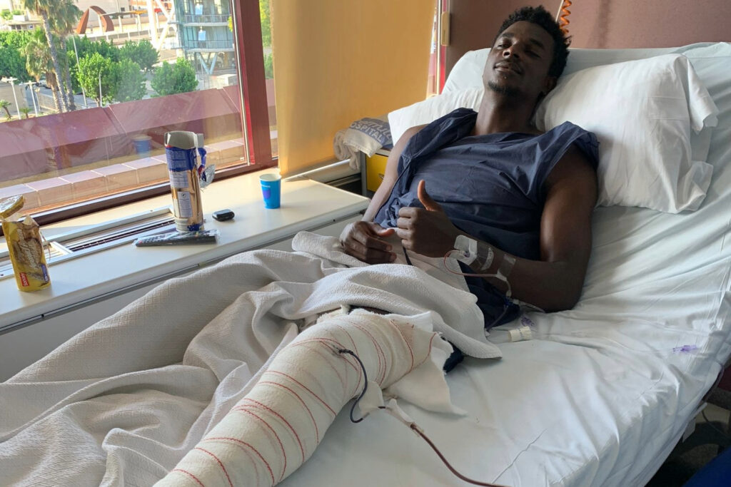 Sadiq Munkaila, operado con éxito de su lesión en el ligamento cruzado de la rodilla