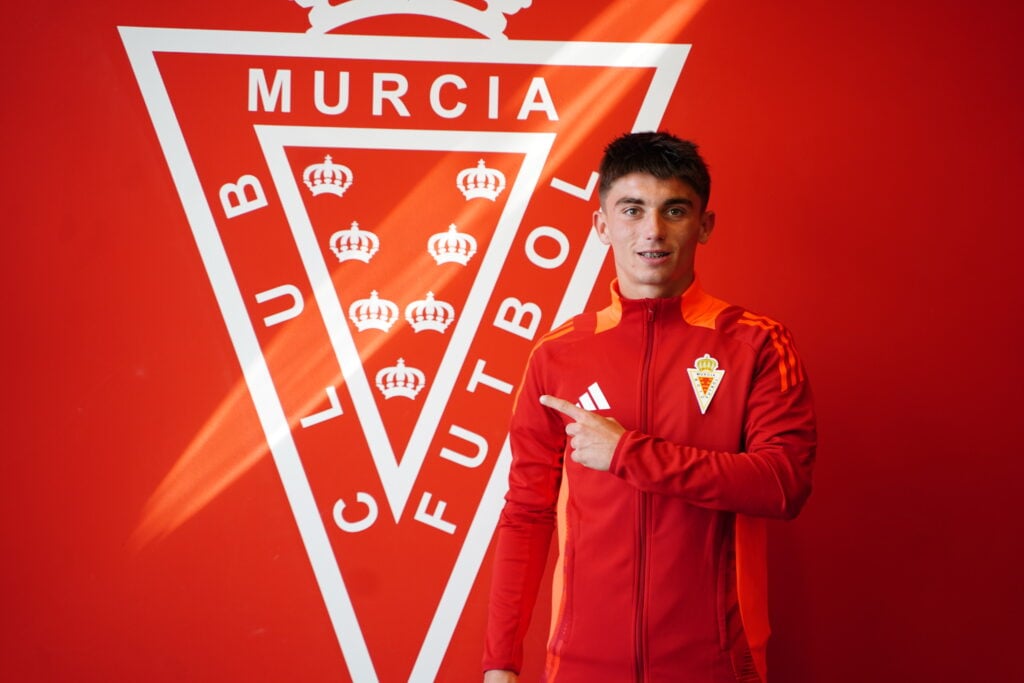 Eloy Jiménez renueva su contrato y promociona al Imperial