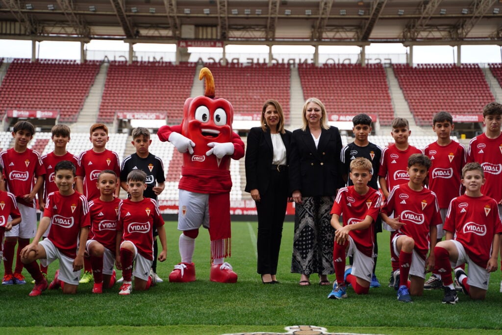 Golosinas Vidal apoya al Real Murcia como patrocinador de cantera, fútbol femenino y de nuestra mascota Acho Pimentón