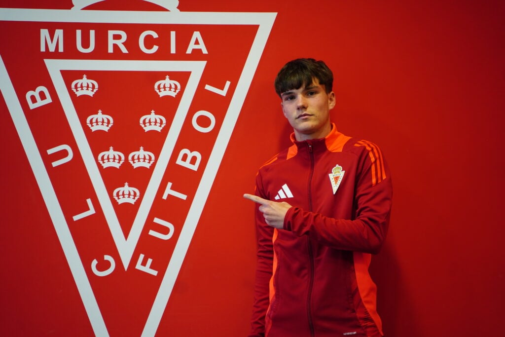 Pablo Reyes seguirá goleando de grana y jugará en el Juvenil DH Real Murcia