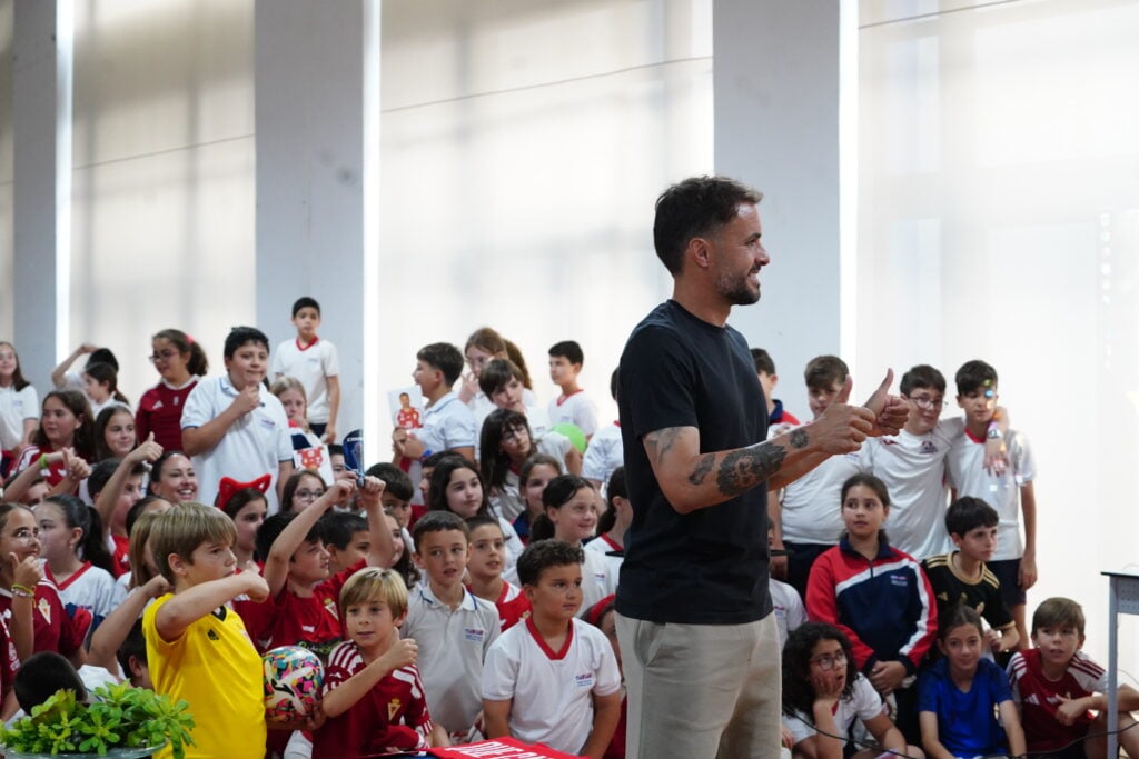 Pedro León visita el Colegio Montepinar y comparte una jornada inolvidable con los alumnos