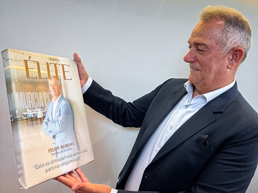 El Real Murcia, presente en la presentación del nuevo número de la Revista Élite