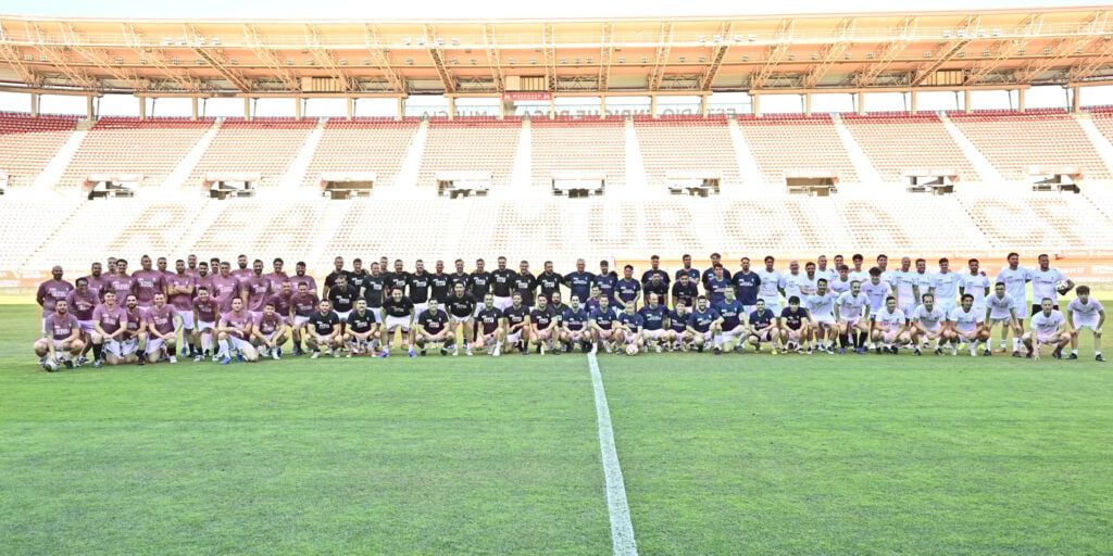 El Real Murcia celebra con éxito el III Torneo Empresa en el estadio Enrique Roca de Murcia