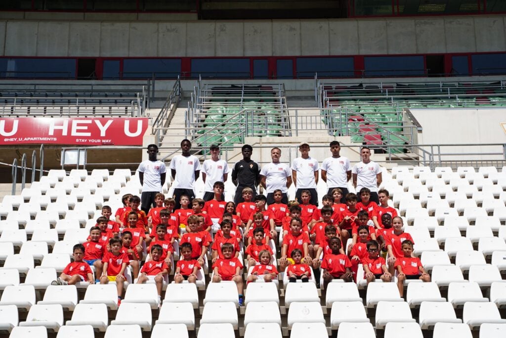 Clausurada con éxito la primera semana del Clinic de Verano en el Estadio Enrique Roca