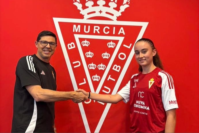 Carmen Soto, una joven promesa para la banda izquierda del Real Murcia Femenino