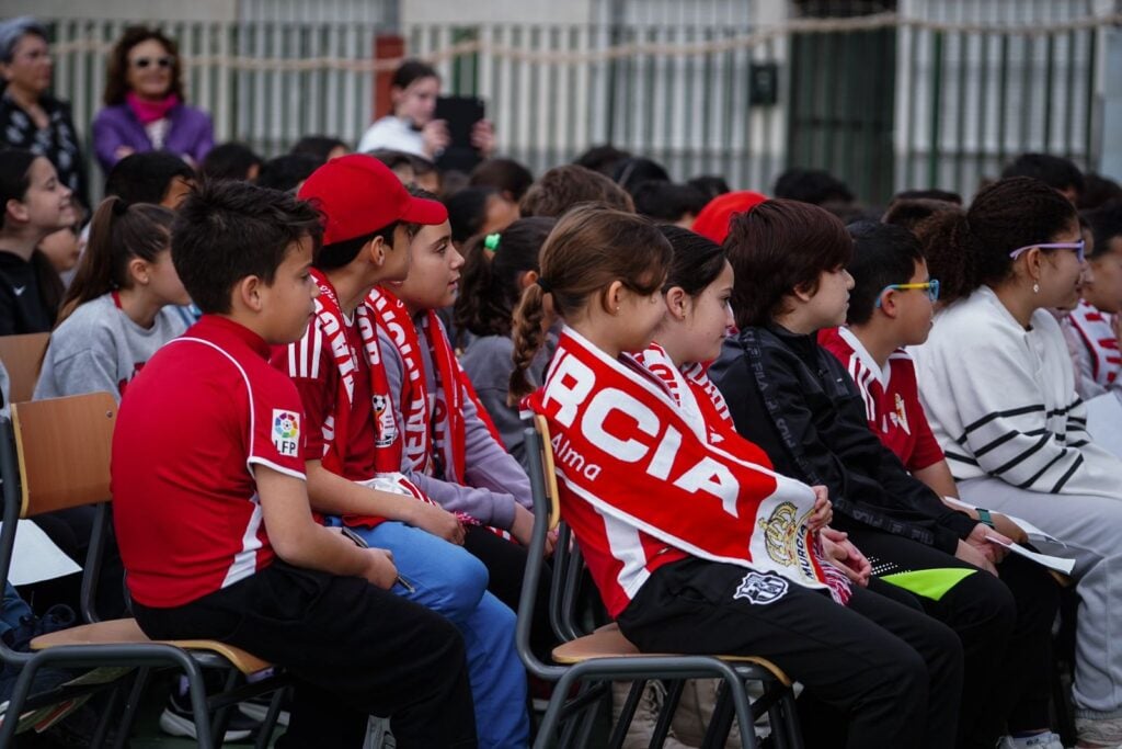 La temporada 2024/2025 de Real Murcia al Cole finaliza con un total de 19 visitas a centros educativos