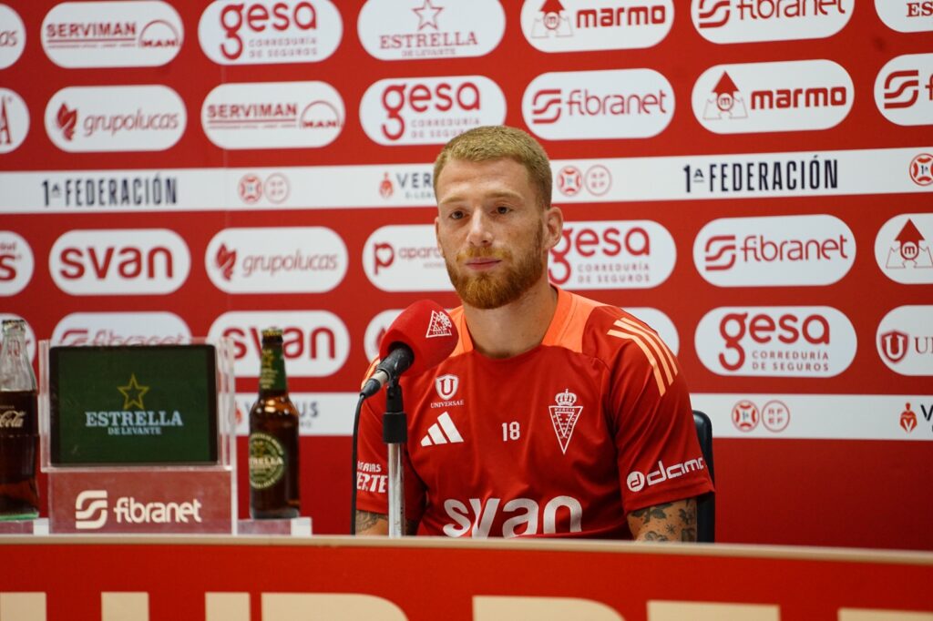 David Vicente en rueda de prensa