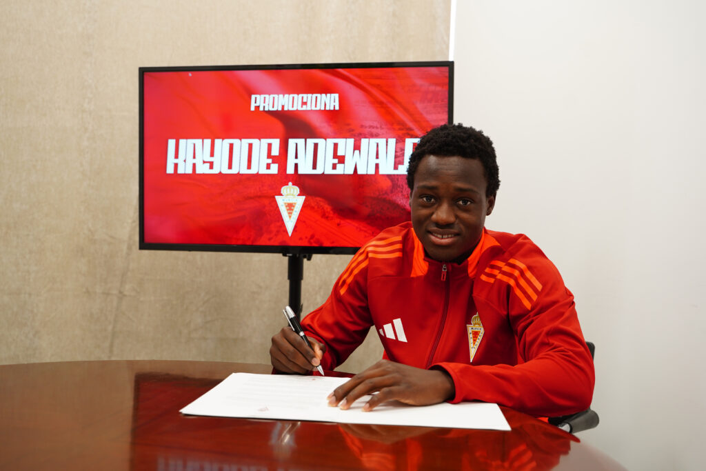 Kayode promociona al Imperial para reforzar el lateral zurdo
