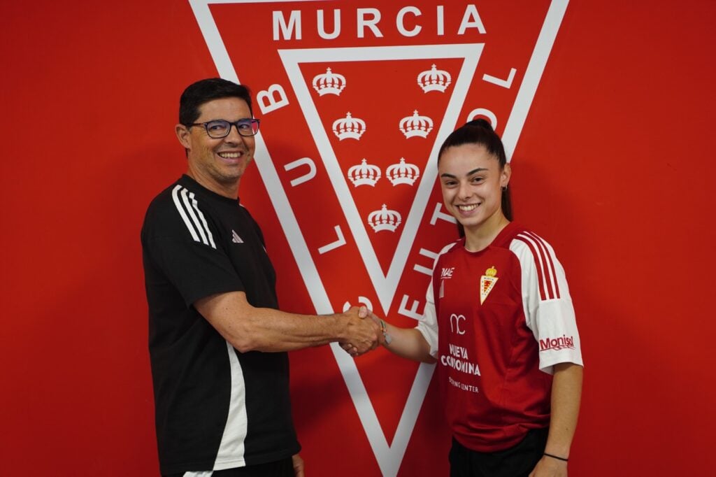 Laura Blanco, desborde y gol para la banda del Real Murcia Femenino 2025/26