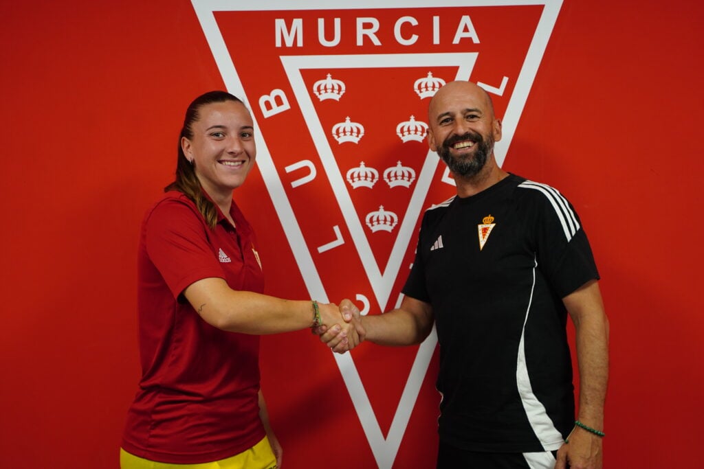 Andrea Lloret renueva y seguirá blindando la portería del Real Murcia Femenino