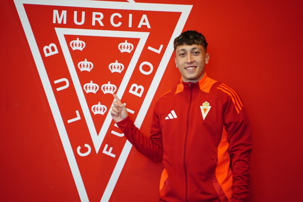 Carlos Zaragoza vuelve a casa para golear en el Imperial
