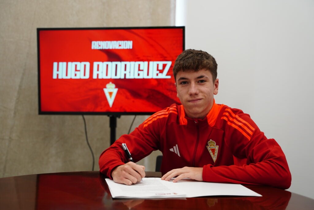 Hugo Rodríguez demostrará toda su habilidad como extremo en el Juvenil DH Real Murcia 2025/26