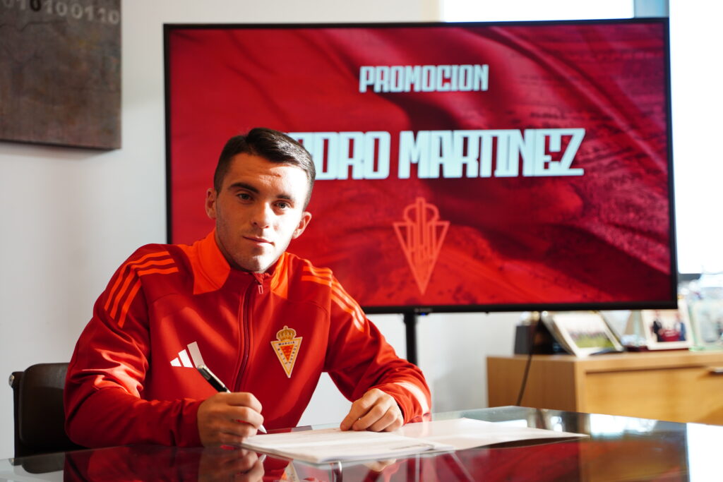Pedro Martínez, lateral zurdo que promociona al Juvenil DH Promises