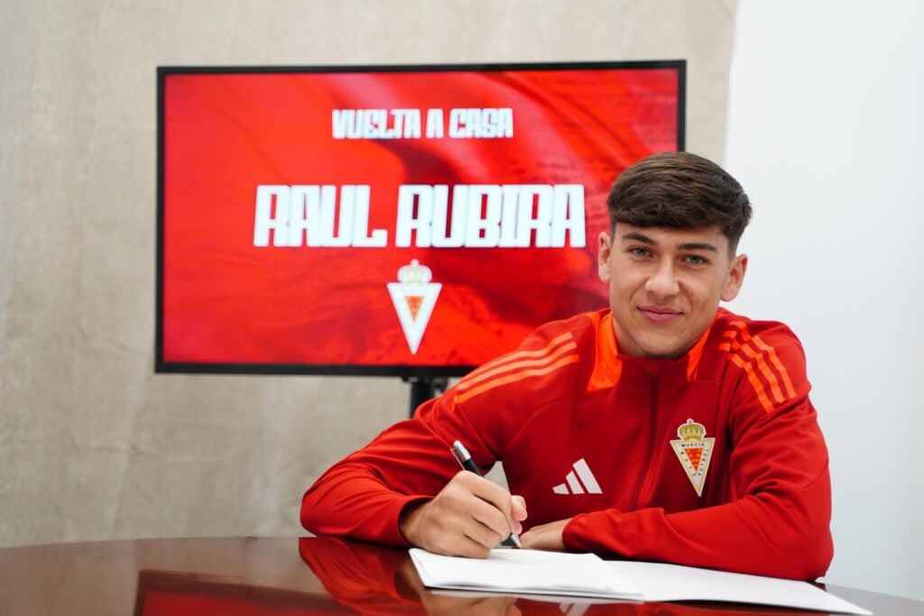 Raúl Rubira regresa de cesión y jugará en el Imperial para aportar todo su talento y magia