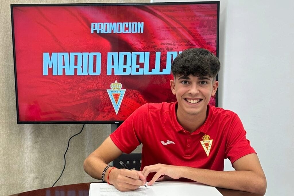 Mario Abellán promociona al Juvenil DH Real Murcia para aportar toda su calidad y talento en la mediapunta