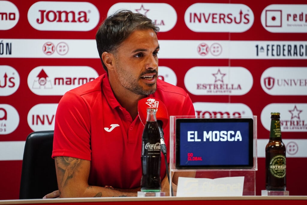 Pedro León continuará una temporada más como jugador del Real Murcia C.F.