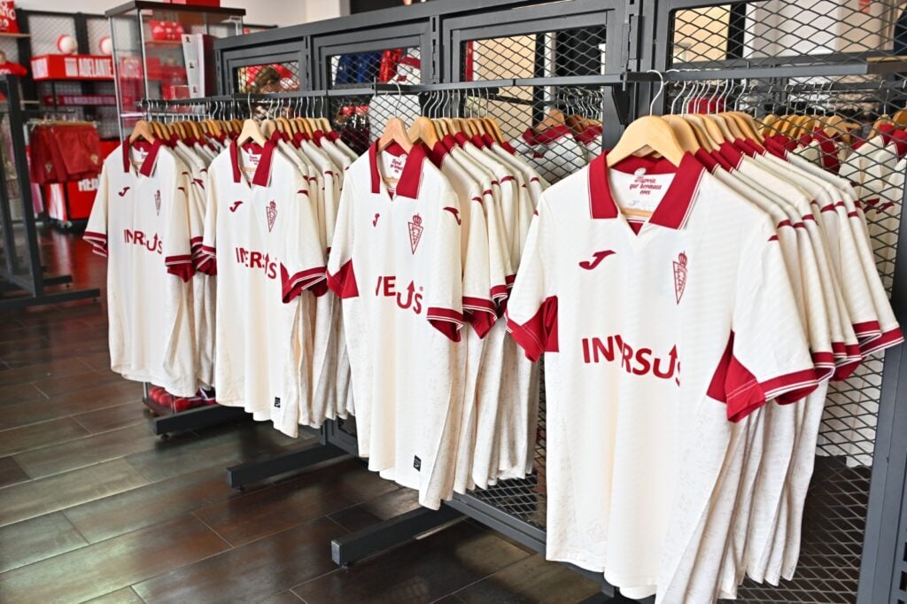 La segunda equipación 2025-2026, ya disponible en Tienda Oficial y online