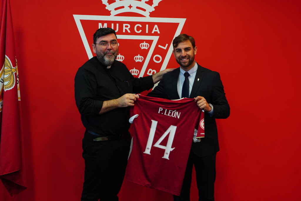 El Real Murcia colabora en la I Carrera y Marcha Solidaria de La Rosarina de La Alberca