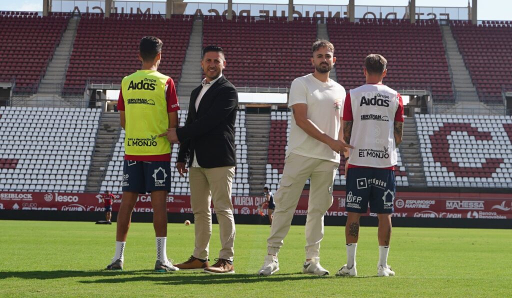 Pinturas y Decoración El Monjo refuerza su compromiso y renueva su patrocinio con el Real Murcia C.F.
