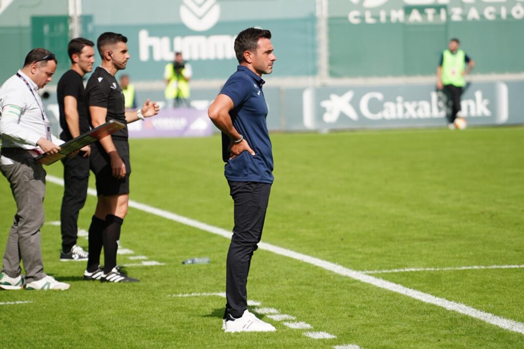 Colunga: “El esfuerzo de los jugadores es brutal, esta victoria es para ellos y para la afición”