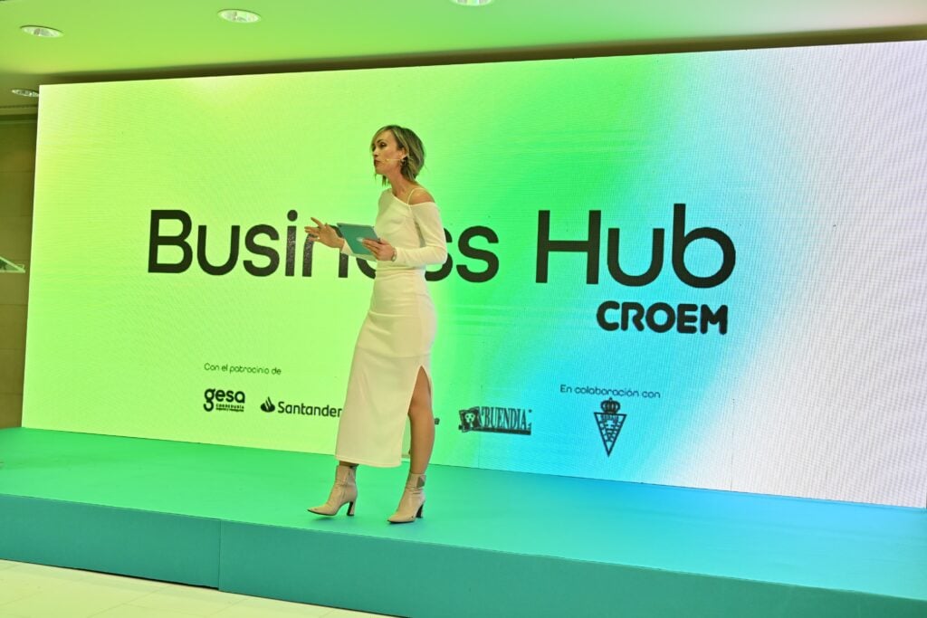 El Real Murcia acoge la presentación oficial del Business Hub de CROEM en el estadio Enrique Roca de Murcia