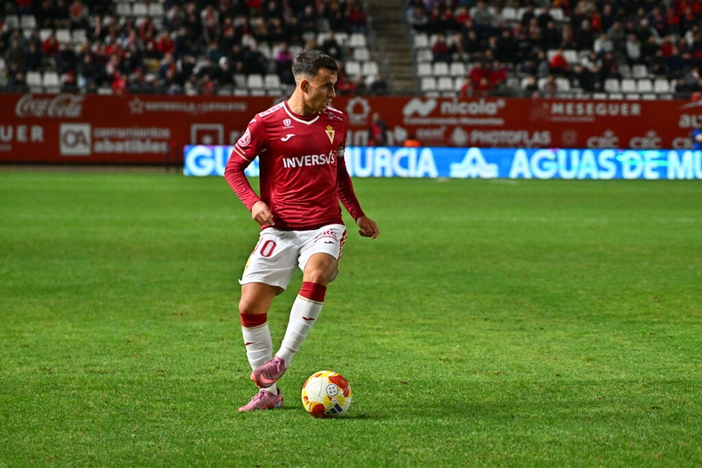 Alejandro Meca se convierte en el octavo jugador de la Cantera Grana en jugar con el primer equipo del Real Murcia esta temporada