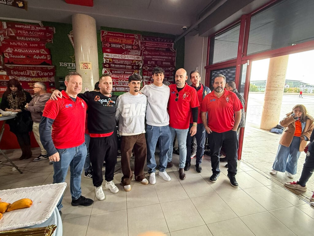 Jorge Mier y Diego Piñeiro participan en la comida de convivencia de la Peña Sanedrín Grana