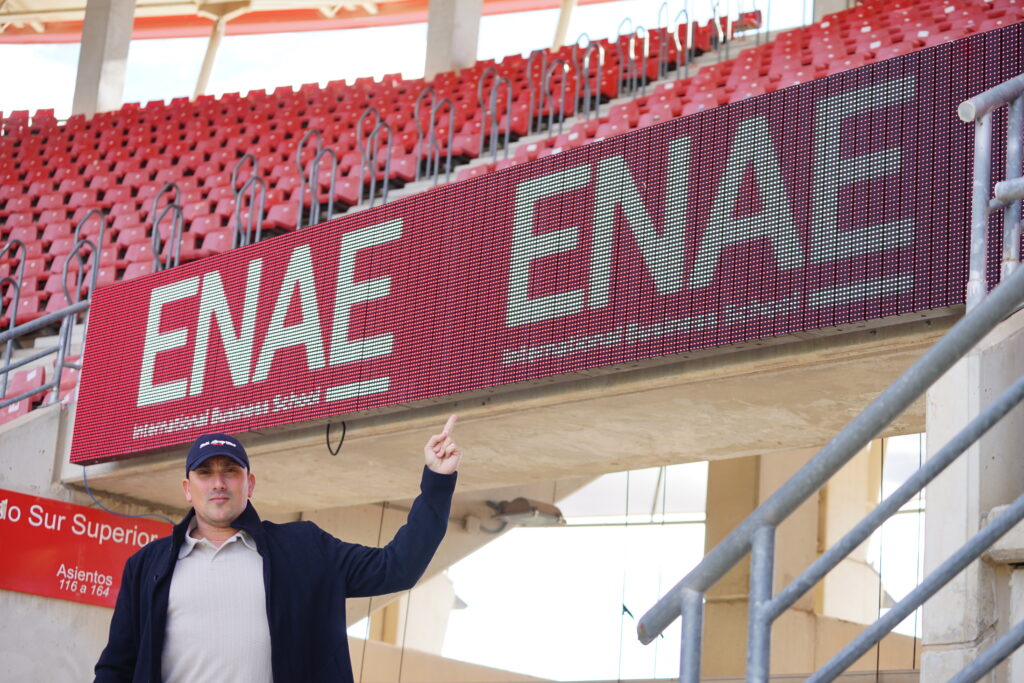 ENAE apuesta por los vomitorios LED del Estadio Enrique Roca de Murcia