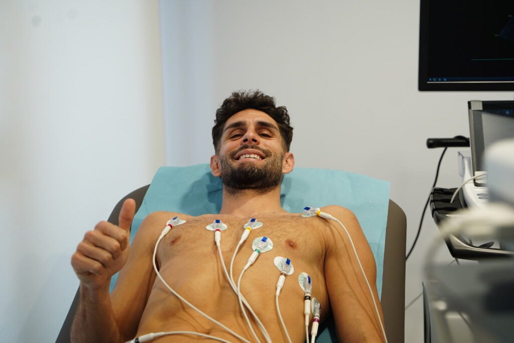 Óscar Gil supera las pruebas médicas y ya está listo para competir