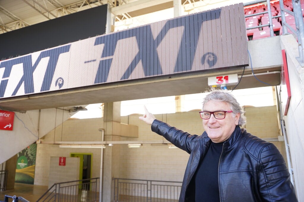 TXT apuesta por los vomitorios LED del Estadio Enrique Roca de Murcia