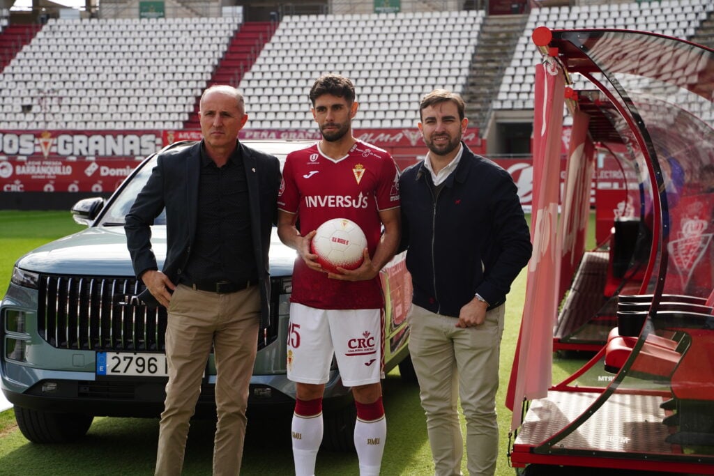 Óscar Gil: “Vengo con muchas ganas y a por mi cuarto ascenso”