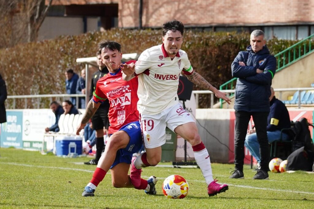 El Real Murcia suma un punto en Teruel en un partido cerrado (0-0)