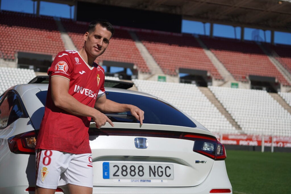 Juanto Ortuño, presentado como nuevo jugador del Real Murcia