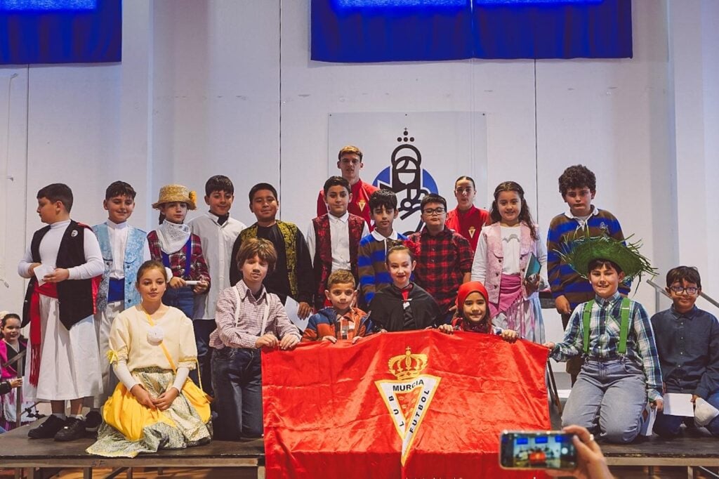 Jorge Sánchez y Marta Ponce comparten una mañana inolvidable con el alumnado del Colegio Santa María Magdalena de Ceutí