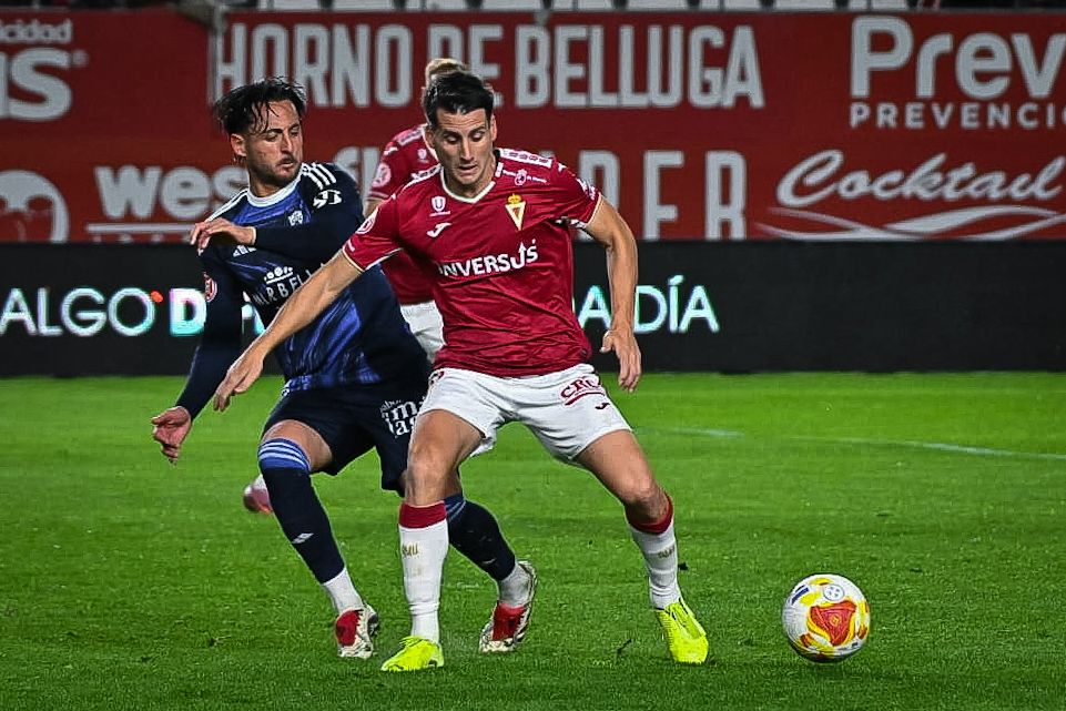 El Real Murcia no consigue la victoria ante el Marbella (1-1)