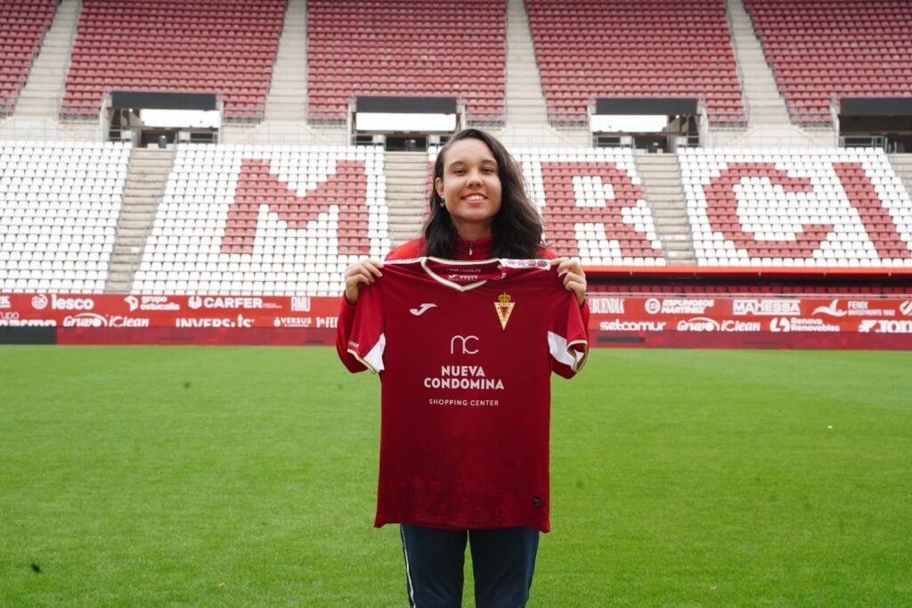 El Real Murcia Femenino incorpora a Kimberly Silva dentro del programa de formación internacional del club