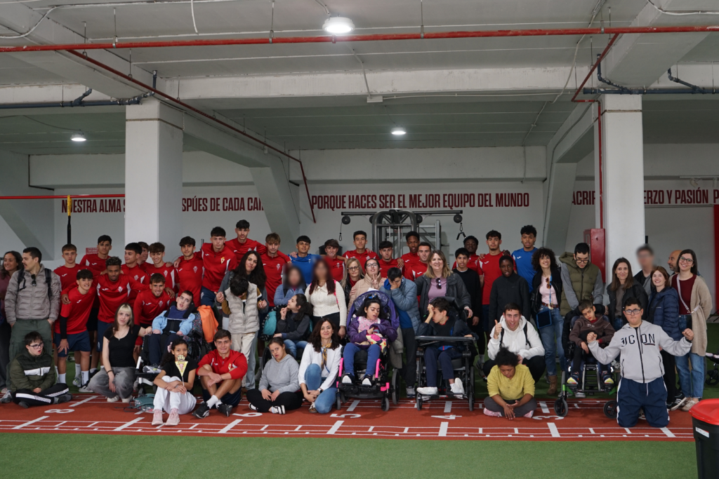 El CPEE disfruta de una visita guiada por el estadio Enrique Roca de Murcia