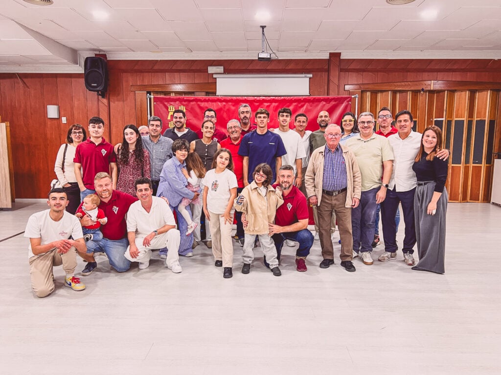 La Peña Torito Aquino celebra su cena aniversario con la presencia de jugadores del Real Murcia y el reconocimiento a Héctor Pérez