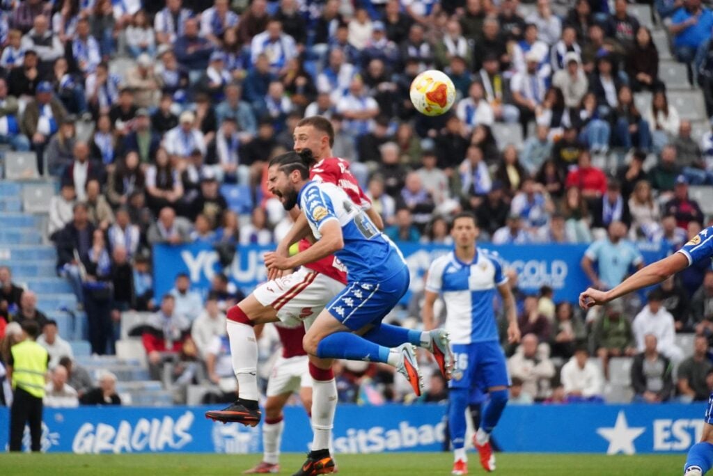 El Real Murcia suma un punto agridulce en la Nova Creu Alta de Sabadell (2-2)