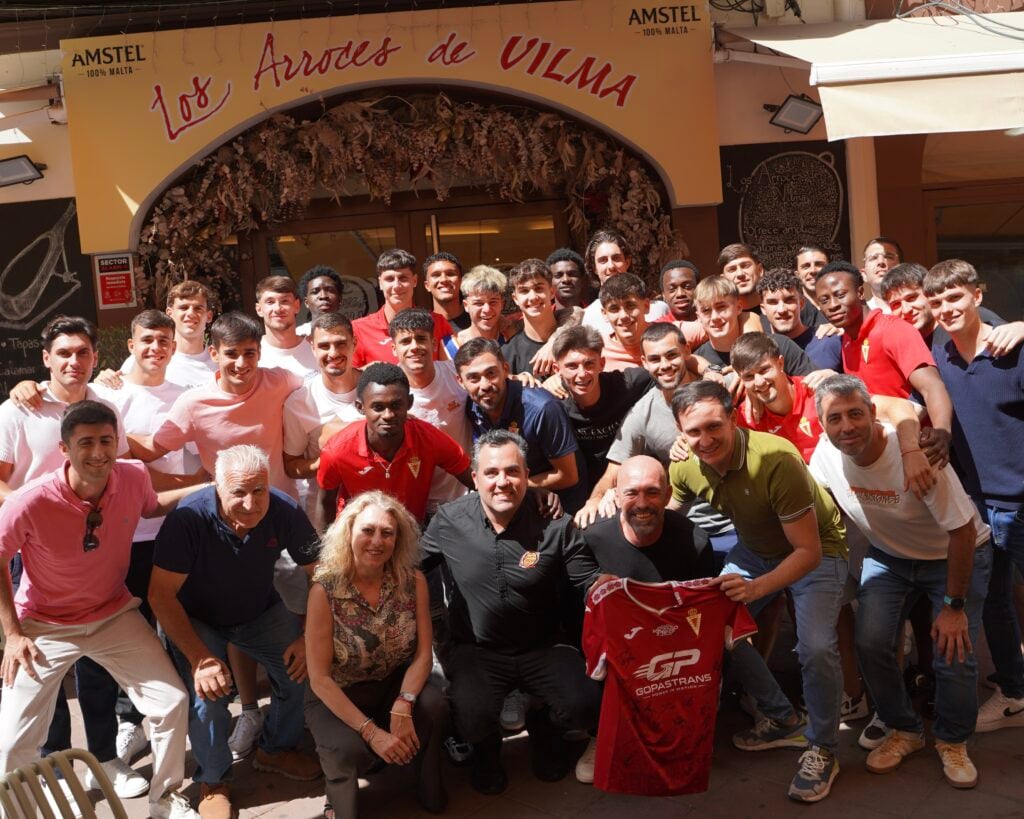 El Imperial realiza una comida de equipo para celebrar el ascenso a Segunda RFEF