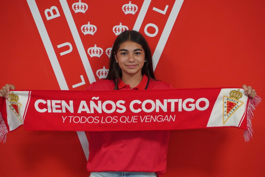 Ainara Moreno renueva y continuará defendiendo la portería en el Real Murcia Femenino