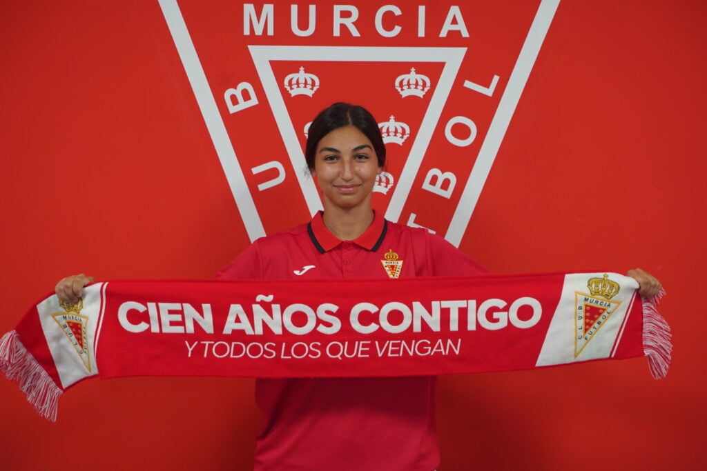 Amaya, nuevo refuerzo para la línea defensiva del Real Murcia Femenino