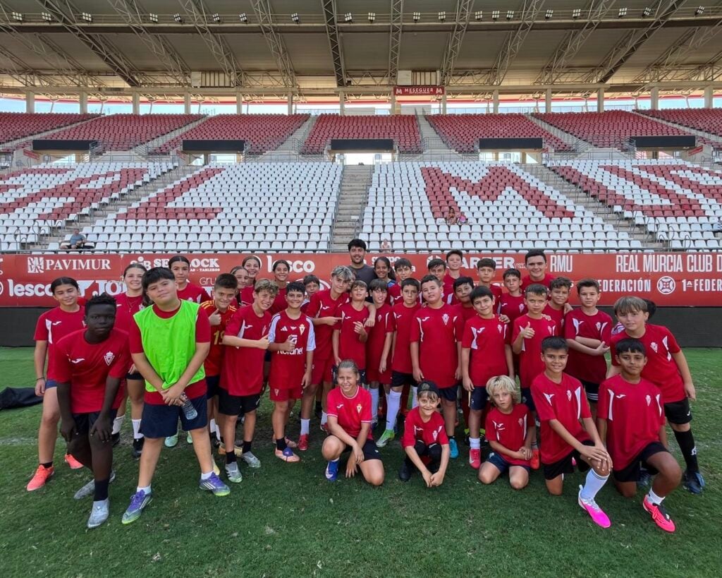 El Clinic de Verano vive su segunda jornada con la visita de Víctor Meseguer
