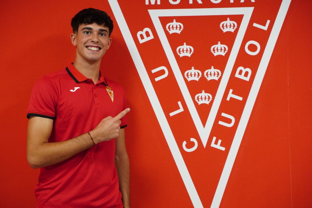 Mario Abellán Carrión renueva y promociona al Real Murcia C 26/27
