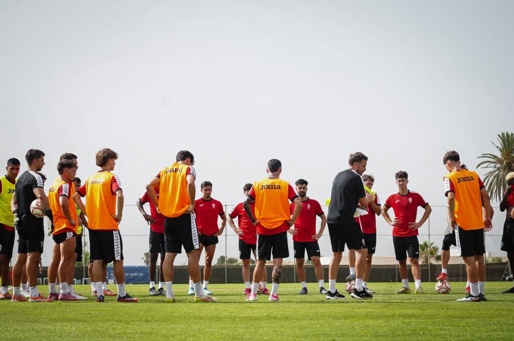 El Real Murcia continúa con su preparación y afronta una nueva semana de trabajo en Pinatar Arena