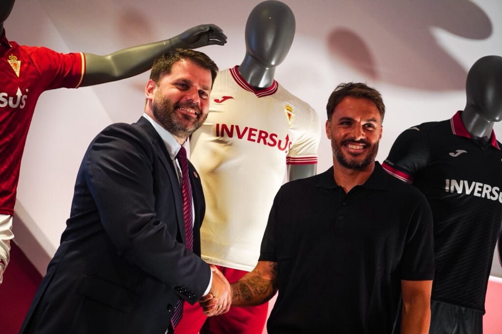El Real Murcia presenta oficialmente a Inversus en un acto institucional como patrocinador principal para la temporada 2026/27