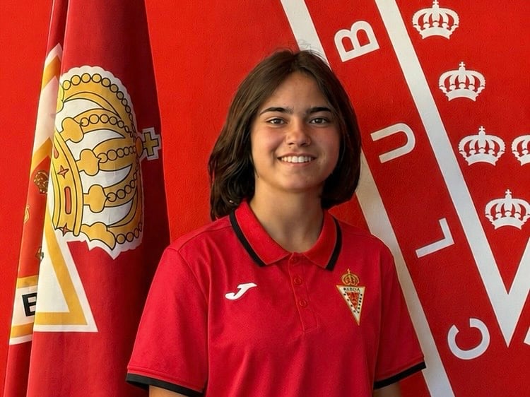 Lola Alcázar, nueva jugadora del Real Murcia Femenino